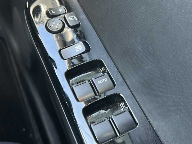 スズキ アルト Lリミテッド 茨城県 2019(令1)年 1.6万km ピュアホワイトP 社外ナビ　ワンセグ/BT/CD/DVD/バックカメラ/パーキングセンサー/セーフティサポート/デュアルセンサーブレーキサポート/後退時ブレーキサポート/前後誤発進抑制機能/車線逸脱警報機能/ふらつき警報機能/先行車発進お知らせ機能/オートライト/運転席シートヒーター/リモコンキー/禁煙車