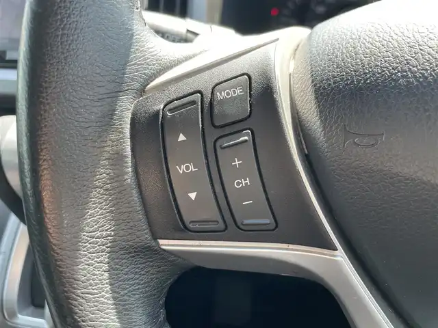 ホンダ ステップワゴン スパーダ Z 福岡県 2014(平26)年 9万km ホワイトオーキッドパール 社外7型ナビ（（ワンセグ/DISC/AM/FM/SD/iPod)/Bカメラ/両側パワースライドドア/クルーズコントロール/LEDヘッドライト/オートライト/社外16インチAW/アイドリングストップ/パドルシフト/横滑り防止装置/盗難防止装置/ドアバイザー/純正フロアマット/スマートキー/ETC/保証書/取扱説明書