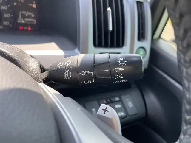 ホンダ ステップワゴン スパーダ Z 福岡県 2014(平26)年 9万km ホワイトオーキッドパール 社外7型ナビ（（ワンセグ/DISC/AM/FM/SD/iPod)/Bカメラ/両側パワースライドドア/クルーズコントロール/LEDヘッドライト/オートライト/社外16インチAW/アイドリングストップ/パドルシフト/横滑り防止装置/盗難防止装置/ドアバイザー/純正フロアマット/スマートキー/ETC/保証書/取扱説明書