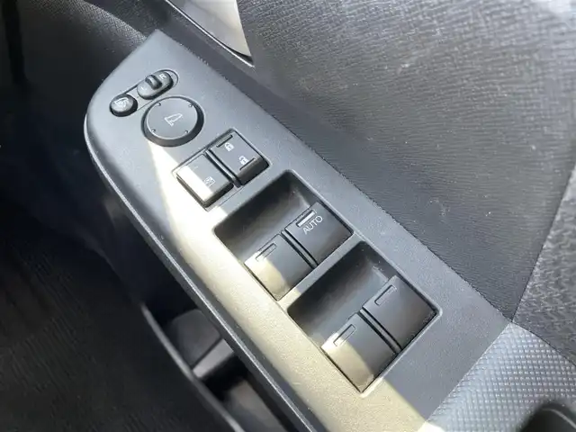 ホンダ ステップワゴン スパーダ Z 福岡県 2014(平26)年 9万km ホワイトオーキッドパール 社外7型ナビ（（ワンセグ/DISC/AM/FM/SD/iPod)/Bカメラ/両側パワースライドドア/クルーズコントロール/LEDヘッドライト/オートライト/社外16インチAW/アイドリングストップ/パドルシフト/横滑り防止装置/盗難防止装置/ドアバイザー/純正フロアマット/スマートキー/ETC/保証書/取扱説明書