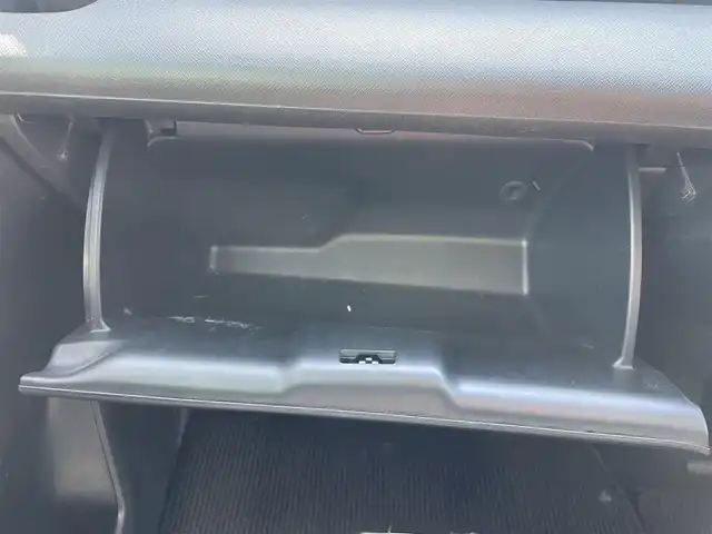 ホンダ ステップワゴン スパーダ Z 福岡県 2014(平26)年 9万km ホワイトオーキッドパール 社外7型ナビ（（ワンセグ/DISC/AM/FM/SD/iPod)/Bカメラ/両側パワースライドドア/クルーズコントロール/LEDヘッドライト/オートライト/社外16インチAW/アイドリングストップ/パドルシフト/横滑り防止装置/盗難防止装置/ドアバイザー/純正フロアマット/スマートキー/ETC/保証書/取扱説明書