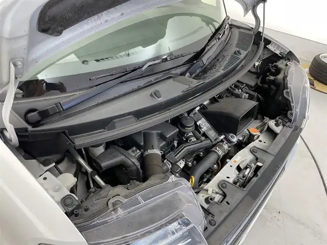 ダイハツ タント カスタム RS 滋賀県 2019(令1)年 7.1万km シャイニングホワイトパール 純正ナビ/(CD/DVD/USB/フルセグTV/Bluetooth)/後席モニター/クリアランスソナー/レーダークルーズコントロール/ETC/両側パワースライドドア/前後ドライブレコーダー/ハーフレザーシート/オートライト/オートハイビーム/LEDヘッドライト/スペアキー