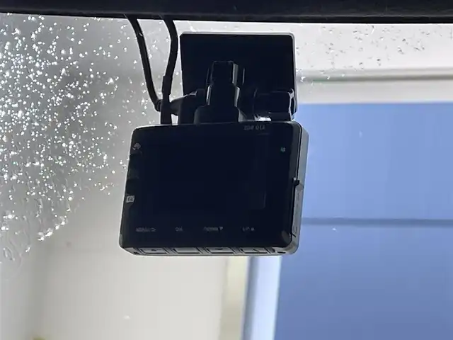 ダイハツ タント カスタム RS 滋賀県 2019(令1)年 7.1万km シャイニングホワイトパール 純正ナビ/(CD/DVD/USB/フルセグTV/Bluetooth)/後席モニター/クリアランスソナー/レーダークルーズコントロール/ETC/両側パワースライドドア/前後ドライブレコーダー/ハーフレザーシート/オートライト/オートハイビーム/LEDヘッドライト/スペアキー