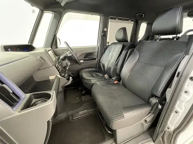 ダイハツ タント カスタム RS 滋賀県 2019(令1)年 7.1万km シャイニングホワイトパール 純正ナビ/(CD/DVD/USB/フルセグTV/Bluetooth)/後席モニター/クリアランスソナー/レーダークルーズコントロール/ETC/両側パワースライドドア/前後ドライブレコーダー/ハーフレザーシート/オートライト/オートハイビーム/LEDヘッドライト/スペアキー