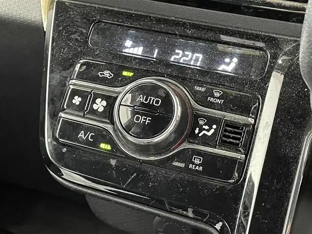 ダイハツ タント カスタム RS 滋賀県 2019(令1)年 7.1万km シャイニングホワイトパール 純正ナビ/(CD/DVD/USB/フルセグTV/Bluetooth)/後席モニター/クリアランスソナー/レーダークルーズコントロール/ETC/両側パワースライドドア/前後ドライブレコーダー/ハーフレザーシート/オートライト/オートハイビーム/LEDヘッドライト/スペアキー
