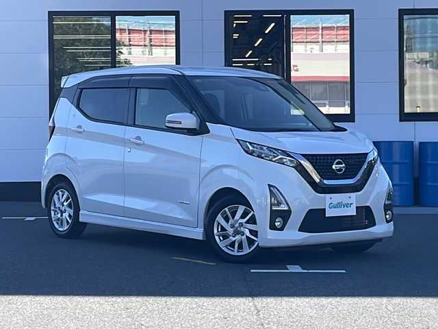 日産 デイズ HWS X プロパイロットED 山口県 2020(令2)年 4.2万km ホワイトパール 純正9インチナビ　【MM320D-L】/・フルセグテレビ/・Bluetooth接続/・DVD再生機能有/アラウンドビューモニター/ドライブレコーダー/プロパイロット/・インテリジェントエマージェンシーブレーキ/・前方衝突予測警報/・踏み間違い衝突防止アシスト/・車線逸脱警報/・ふらつき警報/・標識検知機能/・先行車発進お知らせ機能/純正フロアマット/スマートキー/プッシュスタート/スペアキー1本/純正14インチアルミホイール/ドアバイザー/保証書
