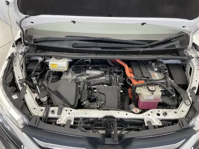 トヨタ ヴォクシー ハイブリッド ZS 煌 滋賀県 2018(平30)年 8.7万km ホワイトパールクリスタルシャイン 純正9インチナビ/CD/DVD/USB/HDMI/Bluetooth/フルセグテレビ/バックカメラ/TRDエアロ/セーフティセンス/・プリクラッシュセーフティ/・レーンディパーチャーアラート/・オートマチックハイビーム/・先行車発進告知機能/クルーズコントロール/両側パワースライドドア/LEDヘッドライト/オートライト/ビルトインETC/デジタルインナーミラー/D/N席シートヒーター /プッシュスタート /スマートキー/スペアキー/純正フロアマット