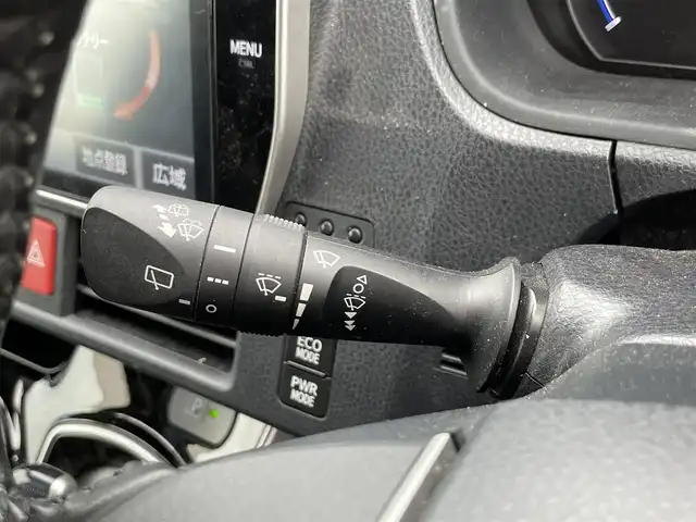 トヨタ ヴォクシー ハイブリッド ZS 煌 滋賀県 2018(平30)年 8.7万km ホワイトパールクリスタルシャイン 純正9インチナビ/CD/DVD/USB/HDMI/Bluetooth/フルセグテレビ/バックカメラ/TRDエアロ/セーフティセンス/・プリクラッシュセーフティ/・レーンディパーチャーアラート/・オートマチックハイビーム/・先行車発進告知機能/クルーズコントロール/両側パワースライドドア/LEDヘッドライト/オートライト/ビルトインETC/デジタルインナーミラー/D/N席シートヒーター /プッシュスタート /スマートキー/スペアキー/純正フロアマット