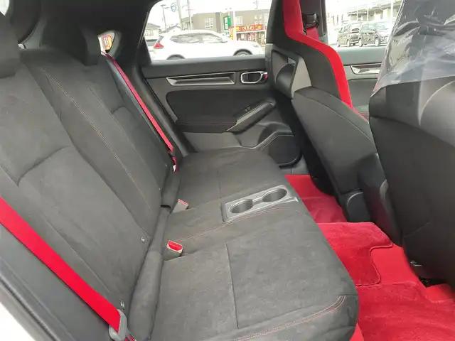 ホンダ シビック タイプR 石川県 2022(令4)年 0.5万km 白 ワンオーナー/純正メモリーナビ/フルセグTV/バックカメラ/LEDヘッドライト/ビルトインETC2.0/純正アルミホイール/スマートキー/ホンダセンシング/レーダークルーズ/リアウイング/保証書/取説/スペアキー