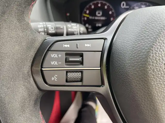 ホンダ シビック タイプR 石川県 2022(令4)年 0.5万km 白 ワンオーナー/純正メモリーナビ/フルセグTV/バックカメラ/LEDヘッドライト/ビルトインETC2.0/純正アルミホイール/スマートキー/ホンダセンシング/レーダークルーズ/リアウイング/保証書/取説/スペアキー