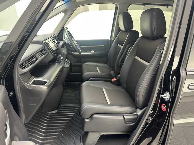 ホンダ ステップワゴン モデューロX ホンダセンシング 兵庫県 2018(平30)年 4.7万km プレミアムスパークルブラックパール ・純正ＳＤナビ　/（CD、DVD、フルセグ、BT、SD、USB）/・バックカメラ　/・ビルトインＥＴＣ　/・ホンダセンシング　/・衝突軽減ブレーキ/・先行車発進お知らせ/・路外逸脱抑制/・レーンキープアシスト　/・追従クルーズコントロール　/・標識認識機能　　/・両側パワースライドドア　/・わくわくゲート/・シートヒーターD/N席　/・ハーフレザーシート/・スマートキー/・アイドリングストップ