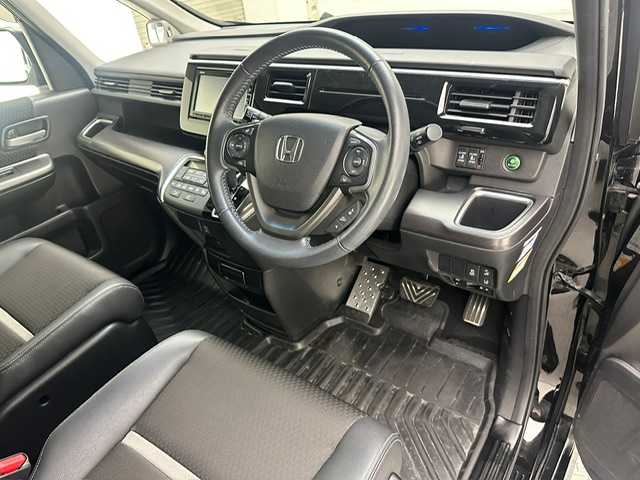 ホンダ ステップワゴン モデューロX ホンダセンシング 兵庫県 2018(平30)年 4.7万km プレミアムスパークルブラックパール ・純正ＳＤナビ　/（CD、DVD、フルセグ、BT、SD、USB）/・バックカメラ　/・ビルトインＥＴＣ　/・ホンダセンシング　/・衝突軽減ブレーキ/・先行車発進お知らせ/・路外逸脱抑制/・レーンキープアシスト　/・追従クルーズコントロール　/・標識認識機能　　/・両側パワースライドドア　/・わくわくゲート/・シートヒーターD/N席　/・ハーフレザーシート/・スマートキー/・アイドリングストップ