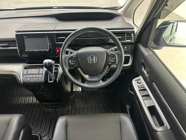 ホンダ ステップワゴン モデューロX ホンダセンシング 兵庫県 2018(平30)年 4.7万km プレミアムスパークルブラックパール ・純正ＳＤナビ　/（CD、DVD、フルセグ、BT、SD、USB）/・バックカメラ　/・ビルトインＥＴＣ　/・ホンダセンシング　/・衝突軽減ブレーキ/・先行車発進お知らせ/・路外逸脱抑制/・レーンキープアシスト　/・追従クルーズコントロール　/・標識認識機能　　/・両側パワースライドドア　/・わくわくゲート/・シートヒーターD/N席　/・ハーフレザーシート/・スマートキー/・アイドリングストップ