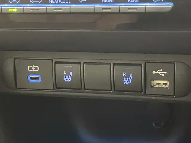 トヨタ ヤリスクロス ハイブリッド Z アドベンチャー 愛知県 2023(令5)年 1.2万km プラチナホワイトパールマイカ 純正８型ＤＡ　全方位カメラ　禁煙車　ＨＵＤ　ＢＳＭ　追従クルコン　フルセグ　セーフティセンス　パワーシート　シートヒーター　ステアリングヒーター　コーナーセンサー　ドラレコ　ＥＴＣ　ＬＥＤオートライト　USB　Bluetooth　パノラミックビューモニター　パワーバックドア　純正フロアマット　衝突軽減　車線逸脱　純正１８インチAW　nanoe-X プッシュスタート　スマートキー　ルームミラー録画機能付き