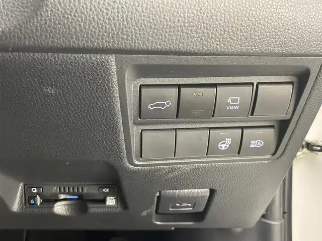 トヨタ ヤリスクロス ハイブリッド Z アドベンチャー 愛知県 2023(令5)年 1.2万km プラチナホワイトパールマイカ 純正８型ＤＡ　全方位カメラ　禁煙車　ＨＵＤ　ＢＳＭ　追従クルコン　フルセグ　セーフティセンス　パワーシート　シートヒーター　ステアリングヒーター　コーナーセンサー　ドラレコ　ＥＴＣ　ＬＥＤオートライト　USB　Bluetooth　パノラミックビューモニター　パワーバックドア　純正フロアマット　衝突軽減　車線逸脱　純正１８インチAW　nanoe-X プッシュスタート　スマートキー　ルームミラー録画機能付き