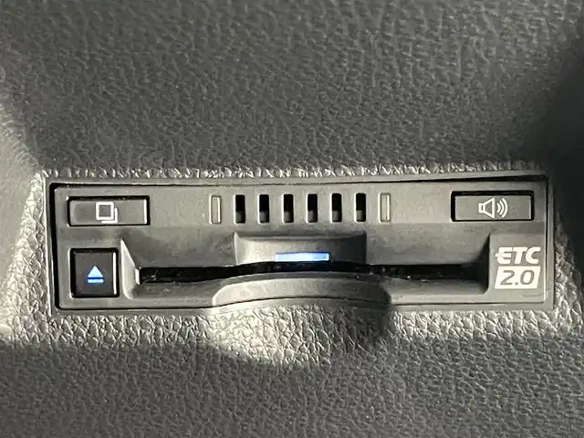 トヨタ ヤリスクロス ハイブリッド Z アドベンチャー 愛知県 2023(令5)年 1.2万km プラチナホワイトパールマイカ 純正８型ＤＡ　全方位カメラ　禁煙車　ＨＵＤ　ＢＳＭ　追従クルコン　フルセグ　セーフティセンス　パワーシート　シートヒーター　ステアリングヒーター　コーナーセンサー　ドラレコ　ＥＴＣ　ＬＥＤオートライト　USB　Bluetooth　パノラミックビューモニター　パワーバックドア　純正フロアマット　衝突軽減　車線逸脱　純正１８インチAW　nanoe-X プッシュスタート　スマートキー　ルームミラー録画機能付き