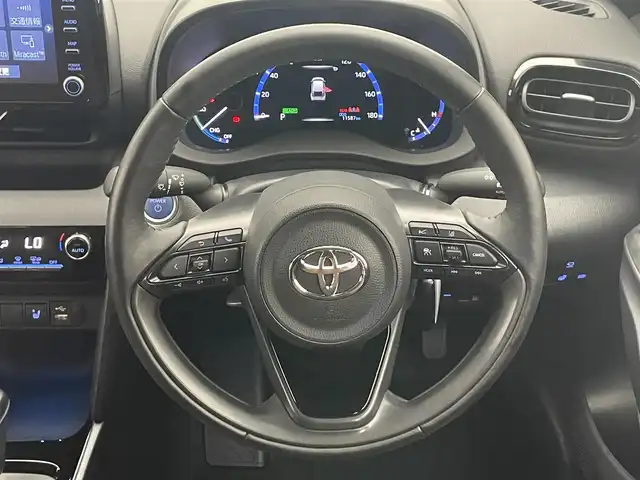 トヨタ ヤリスクロス ハイブリッド Z アドベンチャー 愛知県 2023(令5)年 1.2万km プラチナホワイトパールマイカ 純正８型ＤＡ　全方位カメラ　禁煙車　ＨＵＤ　ＢＳＭ　追従クルコン　フルセグ　セーフティセンス　パワーシート　シートヒーター　ステアリングヒーター　コーナーセンサー　ドラレコ　ＥＴＣ　ＬＥＤオートライト　USB　Bluetooth　パノラミックビューモニター　パワーバックドア　純正フロアマット　衝突軽減　車線逸脱　純正１８インチAW　nanoe-X プッシュスタート　スマートキー　ルームミラー録画機能付き