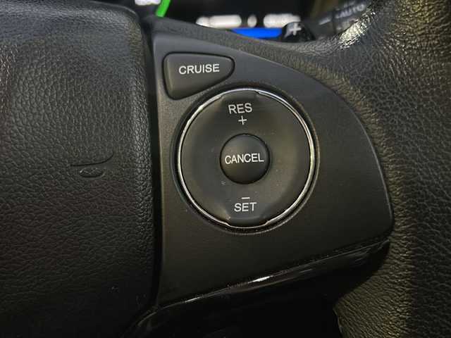 ホンダ ヴェゼル ハイブリッド X 東京都 2015(平27)年 9.7万km ホワイトオーキッドパール HDDナビ/バックカメラ/クルーズコントロール/パドルシフト/フルセグテレビ/BT/SD/CD/DVD/USB/AUX/HDMI/ETC/横滑り防止装置/純正アルミホイール/純正フロアマット/取扱説明書/保証書