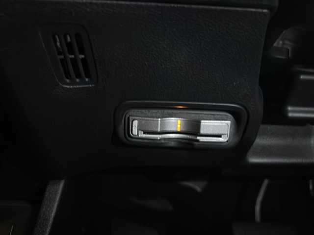 ホンダ ヴェゼル ハイブリッド X 東京都 2015(平27)年 9.7万km ホワイトオーキッドパール HDDナビ/バックカメラ/クルーズコントロール/パドルシフト/フルセグテレビ/BT/SD/CD/DVD/USB/AUX/HDMI/ETC/横滑り防止装置/純正アルミホイール/純正フロアマット/取扱説明書/保証書