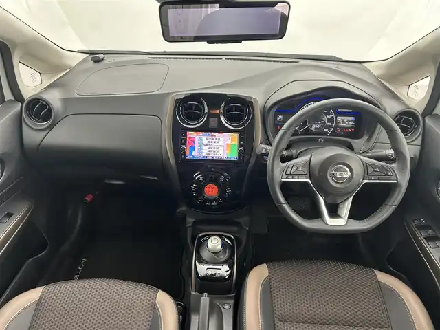 日産 ノート e－パワー メダリスト 熊本県 2018(平30)年 6.8万km ブリリアントホワイトパール 禁煙車　/純正ナビ（ＣＤ・ＤＶＤ・フルセグ・ＢＴ・ＳＤ・ＡＵＸ）/アラウンドビューモニター　/純正前方ドライブレコーダー　/ETC/アダブティブクルーズコントロール/衝突軽減ブレーキ/レーンキープアシスト/先行車発進お知らせ機能/横滑り防止/ハーフレザーシート/デジタルインナーミラー　/前後クリアランスソナー/純正フロアマット/純正１５インチAW/オートライト/LEDヘッドライト/フォグライト/スマートキー/プッシュスタート