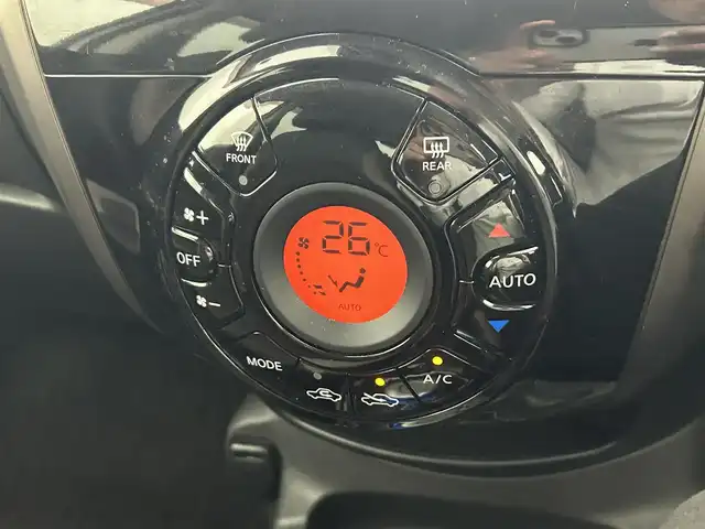 日産 ノート e－パワー メダリスト 熊本県 2018(平30)年 6.8万km ブリリアントホワイトパール 禁煙車　/純正ナビ（ＣＤ・ＤＶＤ・フルセグ・ＢＴ・ＳＤ・ＡＵＸ）/アラウンドビューモニター　/純正前方ドライブレコーダー　/ETC/アダブティブクルーズコントロール/衝突軽減ブレーキ/レーンキープアシスト/先行車発進お知らせ機能/横滑り防止/ハーフレザーシート/デジタルインナーミラー　/前後クリアランスソナー/純正フロアマット/純正１５インチAW/オートライト/LEDヘッドライト/フォグライト/スマートキー/プッシュスタート