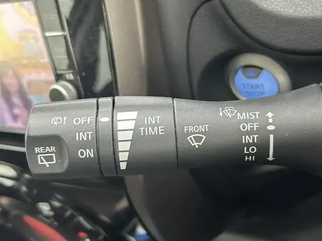 日産 ノート e－パワー メダリスト 熊本県 2018(平30)年 6.8万km ブリリアントホワイトパール 禁煙車　/純正ナビ（ＣＤ・ＤＶＤ・フルセグ・ＢＴ・ＳＤ・ＡＵＸ）/アラウンドビューモニター　/純正前方ドライブレコーダー　/ETC/アダブティブクルーズコントロール/衝突軽減ブレーキ/レーンキープアシスト/先行車発進お知らせ機能/横滑り防止/ハーフレザーシート/デジタルインナーミラー　/前後クリアランスソナー/純正フロアマット/純正１５インチAW/オートライト/LEDヘッドライト/フォグライト/スマートキー/プッシュスタート