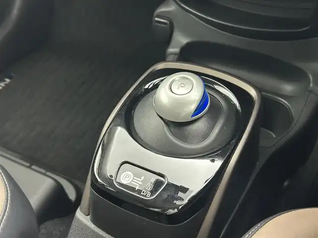 日産 ノート e－パワー メダリスト 熊本県 2018(平30)年 6.8万km ブリリアントホワイトパール 禁煙車　/純正ナビ（ＣＤ・ＤＶＤ・フルセグ・ＢＴ・ＳＤ・ＡＵＸ）/アラウンドビューモニター　/純正前方ドライブレコーダー　/ETC/アダブティブクルーズコントロール/衝突軽減ブレーキ/レーンキープアシスト/先行車発進お知らせ機能/横滑り防止/ハーフレザーシート/デジタルインナーミラー　/前後クリアランスソナー/純正フロアマット/純正１５インチAW/オートライト/LEDヘッドライト/フォグライト/スマートキー/プッシュスタート