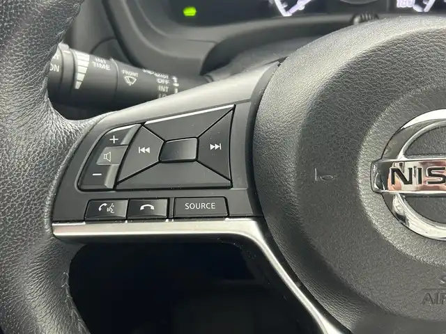 日産 ノート e－パワー メダリスト 熊本県 2018(平30)年 6.8万km ブリリアントホワイトパール 禁煙車　/純正ナビ（ＣＤ・ＤＶＤ・フルセグ・ＢＴ・ＳＤ・ＡＵＸ）/アラウンドビューモニター　/純正前方ドライブレコーダー　/ETC/アダブティブクルーズコントロール/衝突軽減ブレーキ/レーンキープアシスト/先行車発進お知らせ機能/横滑り防止/ハーフレザーシート/デジタルインナーミラー　/前後クリアランスソナー/純正フロアマット/純正１５インチAW/オートライト/LEDヘッドライト/フォグライト/スマートキー/プッシュスタート