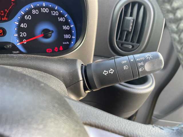 日産 キューブ 15X Vセレクション 神奈川県 2016(平28)年 8.3万km ダークメタルグレー 【(株)IDOMが運営する【じしゃロン相模原店】の自社ローン対象車両になります。こちらは現金ご利用時の価格です。自社ローンご希望の方は別途その旨お申付け下さい。】/スマートキー２個/純正ナビ・フルセグTV/CD・DVD・BTオーディオ/バックカメラ/ETC/HIDオートライト/保証書・取説書