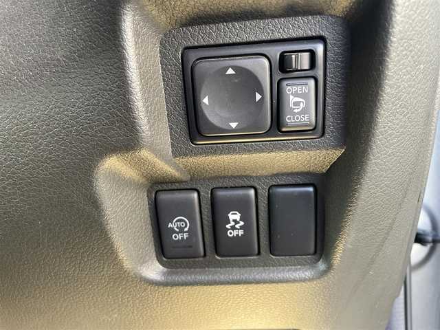 日産 キューブ 15X Vセレクション 神奈川県 2016(平28)年 8.3万km ダークメタルグレー 【(株)IDOMが運営する【じしゃロン相模原店】の自社ローン対象車両になります。こちらは現金ご利用時の価格です。自社ローンご希望の方は別途その旨お申付け下さい。】/スマートキー２個/純正ナビ・フルセグTV/CD・DVD・BTオーディオ/バックカメラ/ETC/HIDオートライト/保証書・取説書