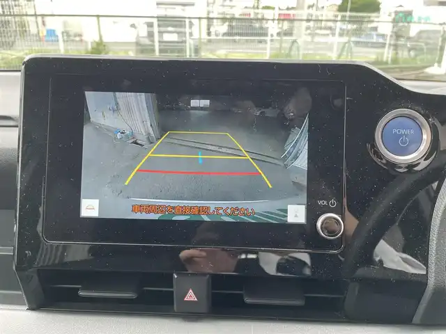 トヨタ ノア ハイブリッド X 神奈川県 2022(令4)年 2.6万km ホワイトパールクリスタルシャイン ワンオーナー/純正ナビ/(Bluetooth/USB/AM/FM)/レーダークルーズコントロール/バックカメラ/ビルトインETC2.0/前後ドライブレコーダー/電動パーキングブレーキ/オートブレーキホールド/横滑り防止装置/衝突軽減システム/車線逸脱警報/純正フロアマット/保証書/取扱説明書/スペアキー×１