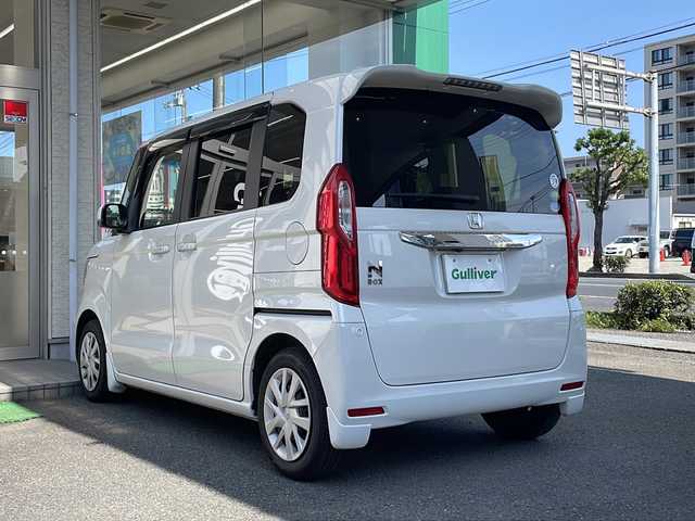 ホンダ Ｎ ＢＯＸ G L ホンダセンシング 高知県 2018(平30)年 3.4万km プラチナホワイトパール 純正8インチナビ/(Bluetooth/CD/SD/DVD/フルセグ)/バックカメラ/ETC/片側パワースライドドア/ホンダセンシング/衝突被害軽減ブレーキ/レーダークルーズコントロール/アイドリングストップ/オートライト/LEDヘッドライト/プッシュスタート/スマートキー/スペアキー1本/純正フロアマット