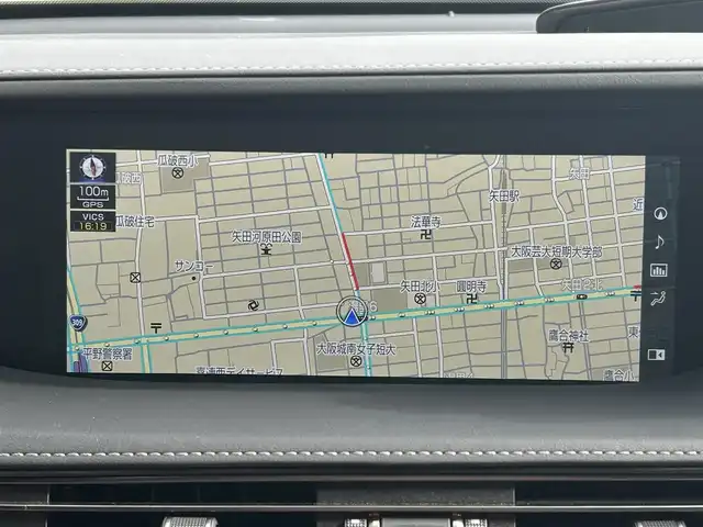 レクサス ＬＳ 500 Fスポーツ 大阪府 2018(平30)年 5.6万km ホワイトノーヴァガラスフレーク サンルーフ/Lexus Safety System/・PCS（プリクラッシュセーフティ）/・LKA（レーンキーピングアシスト）/・AHB（オートマチックハイビーム）/・レーダークルーズコントロール/・PKSA（パーキングサポートアラート）/赤革シート/・パワーシート/・ベンチレーション/・シートメモリー/純正ナビ/・全方位カメラ/・FM/AM/Bluetooth/CD/DVD/フルセグTV/ハンドルヒーター/ヘッドアップディスプレイ/ブラインドスポットモニター/デジタルインナーミラー/パドルシフト/電動リアゲート/ETC/ドライブレコーダー/スマートキー2本/アイドリングストップ機能/純正アルミホイール/純正フロアマット