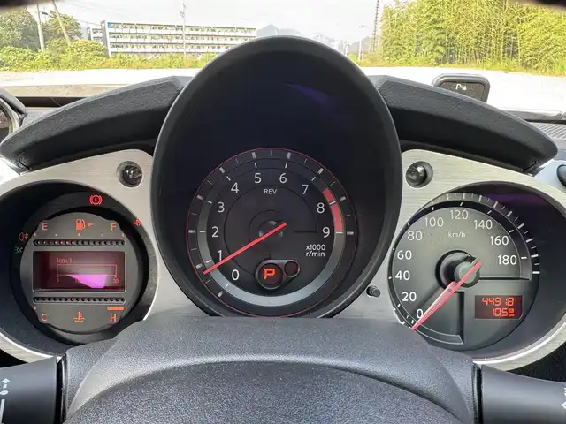 日産 フェアレディ Ｚ 兵庫県 2020(令2)年 4.5万km ブリリアントシルバー ニスモリアウィング/純正ナビ/フルセグTV/Bluetooth接続可/バックモニター/ビルトインETC/プッシュスタート/スマートキー/ステリモ/前後コーナーセンサー/純正18インチAW/キセノンヘッドライト