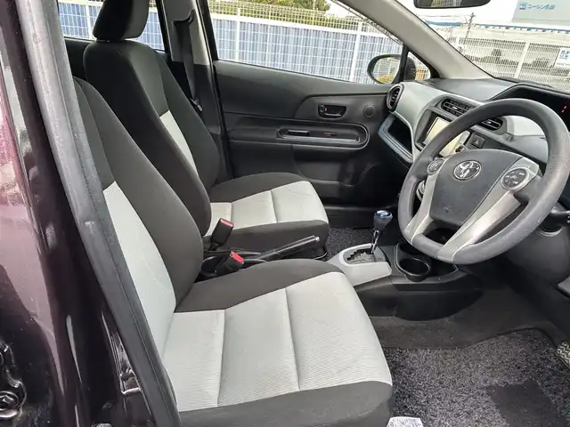 トヨタ アクア S 千葉県 2014(平26)年 6.2万km ディープアメジストマイカメタリック 純正メモリナビ/(CD/DVD/BT/フルセグTV)/バックカメラ/横滑り防止装置/ETC/オートライト/ウィンカーミラー/電動格納ミラー/プッシュスタート/スマートキー/フロアマット/ドアバイザー/スペアキー/保証書