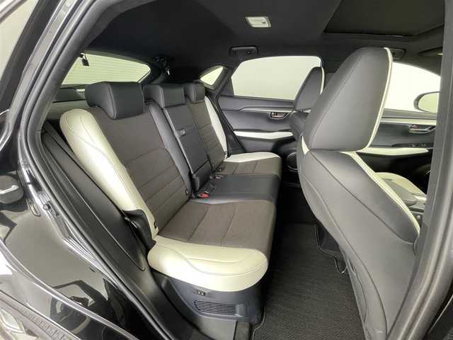 レクサス ＮＸ 300h Fスポーツ 大分県 2020(令2)年 3.5万km グラファイトブラックガラスフレーク 純正ナビ/(CD/DVD/BT/SD/フルセグTV)/バックカメラ/ドライブレコーダー前後/ビルトインＥＴＣ/ＬＥＸＵＳ　Ｓａｆｔｅｙ　Ｓｙｓｔｅｍ/レーダークルーズ/サンルーフ/ＢＳＭ/パワーバックドア/シートヒーター/エアシート/ステアリングヒーター/USB端子/パドルシフト/ステアリングヒーター/コーナーセンサー/オートハイビーム/ステアリングリモコン/置くだけ充電