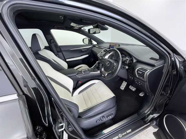 レクサス ＮＸ 300h Fスポーツ 大分県 2020(令2)年 3.5万km グラファイトブラックガラスフレーク 純正ナビ/(CD/DVD/BT/SD/フルセグTV)/バックカメラ/ドライブレコーダー前後/ビルトインＥＴＣ/ＬＥＸＵＳ　Ｓａｆｔｅｙ　Ｓｙｓｔｅｍ/レーダークルーズ/サンルーフ/ＢＳＭ/パワーバックドア/シートヒーター/エアシート/ステアリングヒーター/USB端子/パドルシフト/ステアリングヒーター/コーナーセンサー/オートハイビーム/ステアリングリモコン/置くだけ充電