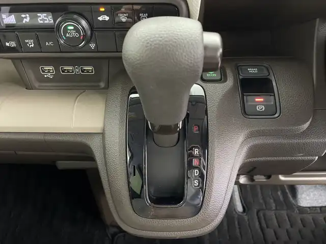 ホンダ Ｎ ＷＧＮ L ホンダセンシング 鹿児島県 2020(令2)年 0.9万km ガーデングリーンM ディスプレイオーディオ（Bluetooth・CD・USB）/バックカメラ/ホンダセンシング/ETC2.0/追従クルーズコントロール/レーンキープアシスト/後方コーナーセンサー/D席シートヒーター/LEDオートライト/オートマチックハイビーム/オートパーキングブレーキ/ブレーキホールド/アイドリングストップ/ステアリングスイッチ/スマートキー/スペアキー/純正フロアマット/純正１４インチアルミホイール