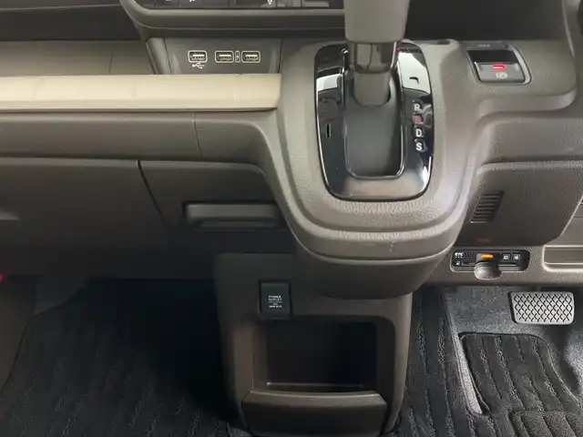 ホンダ Ｎ ＷＧＮ L ホンダセンシング 鹿児島県 2020(令2)年 0.9万km ガーデングリーンM ディスプレイオーディオ（Bluetooth・CD・USB）/バックカメラ/ホンダセンシング/ETC2.0/追従クルーズコントロール/レーンキープアシスト/後方コーナーセンサー/D席シートヒーター/LEDオートライト/オートマチックハイビーム/オートパーキングブレーキ/ブレーキホールド/アイドリングストップ/ステアリングスイッチ/スマートキー/スペアキー/純正フロアマット/純正１４インチアルミホイール