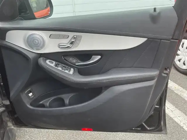 メルセデス・ベンツ ＧＬＣ２２０ d 4マチックスポーツ 本革 埼玉県 2018(平30)年 10.3万km オブシディアンブラック 純正ナビ/サンルーフ/ブルメスター/レザーシート/全席シートヒーター/アラウンドビュー/ヘッドアップディスプレイ/レーンキープ/ステアリングアシスト