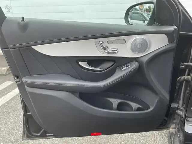 メルセデス・ベンツ ＧＬＣ２２０ d 4マチックスポーツ 本革 埼玉県 2018(平30)年 10.3万km オブシディアンブラック 純正ナビ/サンルーフ/ブルメスター/レザーシート/全席シートヒーター/アラウンドビュー/ヘッドアップディスプレイ/レーンキープ/ステアリングアシスト