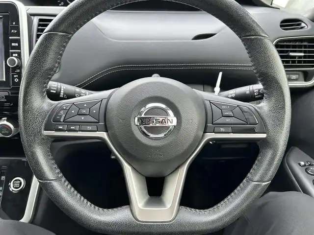 日産 セレナ ハイウェイスター 群馬県 2017(平29)年 8.8万km マルーンレッド 2トーン 純正9型ナビ(MM516D-L)/CD・DVD・BD・SD/USB・BT・フルセグTV/両側パワースライドドア/純正フリップダウンモニター/アラウンドビューモニター/ドライブレコーダー/ビルトインETC/横滑り防止装置/エマージェンシーブレーキ/アイドリングストップ/純正アルミホイール/純正フロアマット