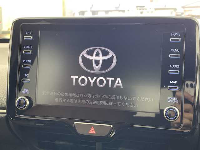 トヨタ ヤリスクロス ハイブリッド Z アドベンチャー 岐阜県 2024(令6)年 3.2万km プラチナホワイトパールマイカ 純正8ディスプレイオーディオ/フルセグ/BT/Miracast/USB/AppleCarPlay/AndroidAuto/パノラミックビューモニター/トヨタセーフティセンス/・プリクラッシュセーフティ/・レーントレーシングアシスト/・レーダークルーズコントロール/・オートマチックハイビーム/・ブラインドスポットモニター/・クリアランスソナー/・リアクロストラフィックアラート/ダウンヒルアシストコントロール/ビルトインETC2.0/ハーフレザーシート/前席パワーヒーター/ハンドルヒーター/LEDオートライト/フォグランプ/純正18インチAW/サイドバイザー/ルーフレール/社外フロアマット/寒冷地仕様/取扱説明書/スペアキー