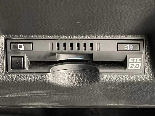 トヨタ ヤリスクロス ハイブリッド Z アドベンチャー 岐阜県 2024(令6)年 3.2万km プラチナホワイトパールマイカ 純正8ディスプレイオーディオ/フルセグ/BT/Miracast/USB/AppleCarPlay/AndroidAuto/パノラミックビューモニター/トヨタセーフティセンス/・プリクラッシュセーフティ/・レーントレーシングアシスト/・レーダークルーズコントロール/・オートマチックハイビーム/・ブラインドスポットモニター/・クリアランスソナー/・リアクロストラフィックアラート/ダウンヒルアシストコントロール/ビルトインETC2.0/ハーフレザーシート/前席パワーヒーター/ハンドルヒーター/LEDオートライト/フォグランプ/純正18インチAW/サイドバイザー/ルーフレール/社外フロアマット/寒冷地仕様/取扱説明書/スペアキー