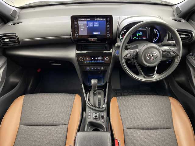 トヨタ ヤリスクロス ハイブリッド Z アドベンチャー 岐阜県 2024(令6)年 3.2万km プラチナホワイトパールマイカ 純正8ディスプレイオーディオ/フルセグ/BT/Miracast/USB/AppleCarPlay/AndroidAuto/パノラミックビューモニター/トヨタセーフティセンス/・プリクラッシュセーフティ/・レーントレーシングアシスト/・レーダークルーズコントロール/・オートマチックハイビーム/・ブラインドスポットモニター/・クリアランスソナー/・リアクロストラフィックアラート/ダウンヒルアシストコントロール/ビルトインETC2.0/ハーフレザーシート/前席パワーヒーター/ハンドルヒーター/LEDオートライト/フォグランプ/純正18インチAW/サイドバイザー/ルーフレール/社外フロアマット/寒冷地仕様/取扱説明書/スペアキー