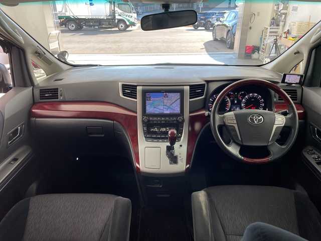 トヨタ アルファード 350S 兵庫県 2010(平22)年 7.2万km ブラック ・純正ナビ（CD/DVD/HDD/TV/AUX)/・両側パワースライドドア/・サンルーフ/・ビルトインETC/・AC100V電源/・社外レーダー探知機/・クルーズコントロール/・コーナーセンサー/・AFS/・HIDヘッドライト/・フォグライト/・オートライト/・バックカメラ/・純正18インチAW/・プッシュスタート/・スマートキー/・カーテンエアバック/・Wエアコン/・MTモード付AT/・ドアバイザー/・電動格納ミラー/・純正フロアマット