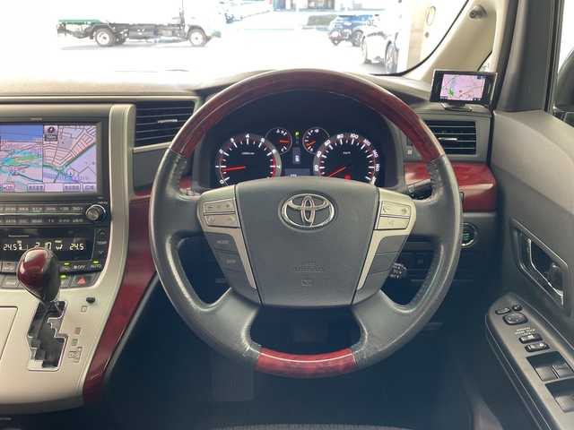 トヨタ アルファード 350S 兵庫県 2010(平22)年 7.2万km ブラック ・純正ナビ（CD/DVD/HDD/TV/AUX)/・両側パワースライドドア/・サンルーフ/・ビルトインETC/・AC100V電源/・社外レーダー探知機/・クルーズコントロール/・コーナーセンサー/・AFS/・HIDヘッドライト/・フォグライト/・オートライト/・バックカメラ/・純正18インチAW/・プッシュスタート/・スマートキー/・カーテンエアバック/・Wエアコン/・MTモード付AT/・ドアバイザー/・電動格納ミラー/・純正フロアマット