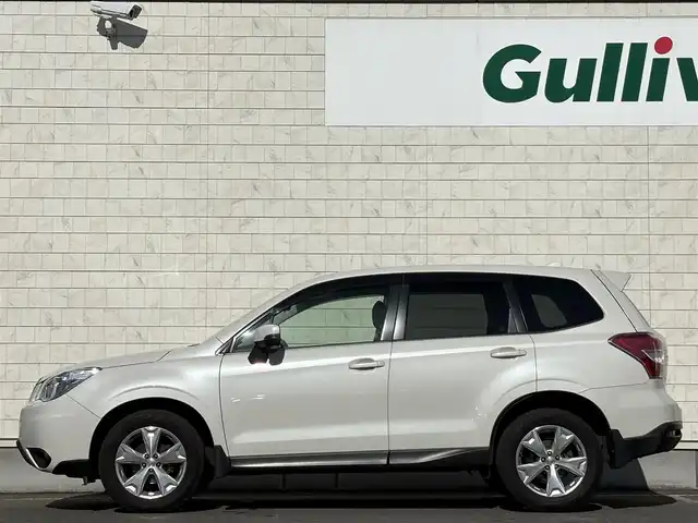 スバル フォレスター 2．0i－L アイサイト 岩手県 2015(平27)年 5.8万km クリスタルホワイトP 禁煙車/4WD/アイサイトver.3/前席シートヒーター/前席パワーシート/追従型クルーズコントロール/社外ナビ/→フルセグTV/Bluetooth/CD/DVD/FM/AM/バックカメラ/ステアリングスイッチ/横滑り防止装置/レーンキープアシスト/衝突軽減システム/X-MODE/オートライト/フォグライト/〇プッシュスタート/〇パドルシフト/〇電動格納ミラー/〇ウィンカーミラー/〇ドアバイザー/〇フロアマット/〇シガーソケット/〇USBポート/〇スマートキー/スマートキー/ETC/前後ドライブレコーダー