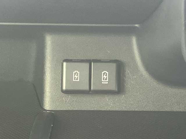 スズキ スペーシア カスタム HYBRID XS ターボ 愛知県 2024(令6)年 1万km ピュアホワイトP 9インチメーカーナビ/(Bluetooth/フルセグ/AppelCarplay)/スズキセーフティーサポート/・アダプティブクルーズコントロール/・全方位カメラ/・レーンキープアシスト/・誤発進抑制機能/4WD/衝突軽減ブレーキ/標識認識/ヘッドアップディスプレイ/両側電動スライドドア/LEDオートライト/前後ドライブレコーダー/オートハイビーム/フォグ/ハーフレザーシート/シートヒーター/ステアリングヒーター/パドルシフト/電動パーキング/ブレーキホールド/USB