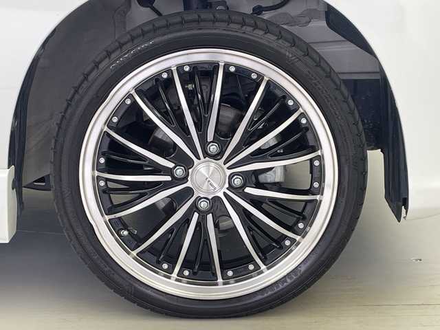 スズキ スペーシア カスタム HYBRID XS ターボ 愛知県 2024(令6)年 1万km ピュアホワイトP 9インチメーカーナビ/(Bluetooth/フルセグ/AppelCarplay)/スズキセーフティーサポート/・アダプティブクルーズコントロール/・全方位カメラ/・レーンキープアシスト/・誤発進抑制機能/4WD/衝突軽減ブレーキ/標識認識/ヘッドアップディスプレイ/両側電動スライドドア/LEDオートライト/前後ドライブレコーダー/オートハイビーム/フォグ/ハーフレザーシート/シートヒーター/ステアリングヒーター/パドルシフト/電動パーキング/ブレーキホールド/USB